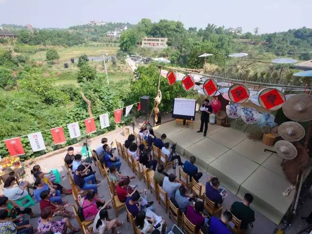 火山小视频办了场农村发布会，但这不是快手更该做的事情吗？