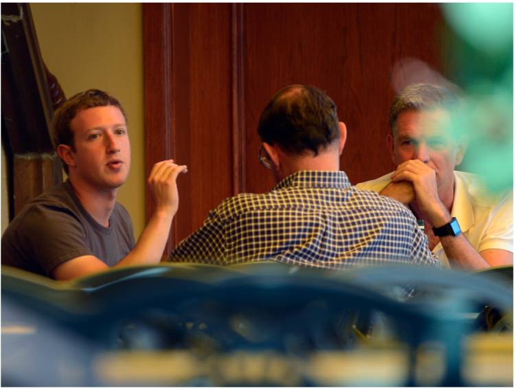 全球首个 20 亿月活 App,Facebook 的下半场会是怎样?