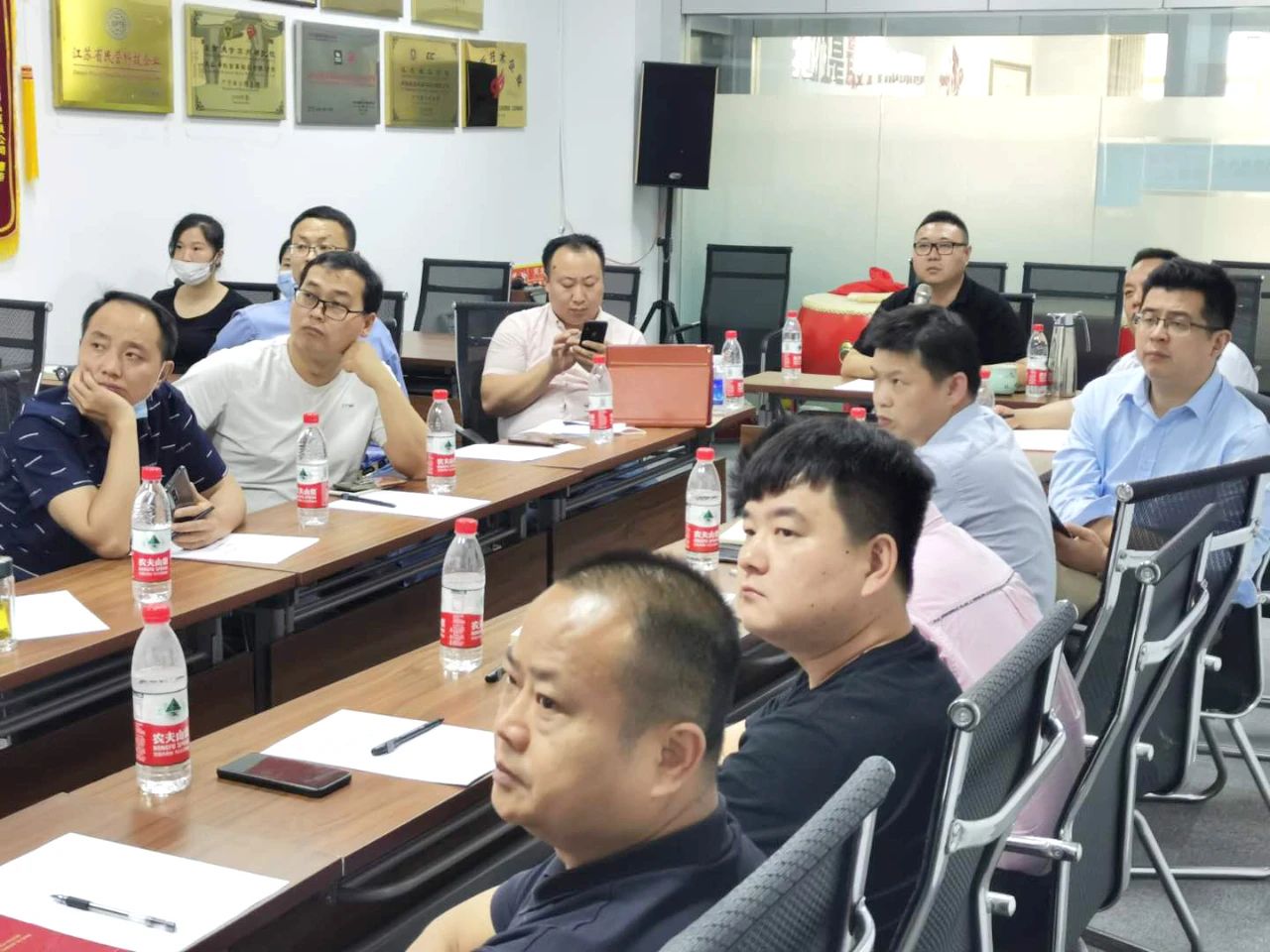 企业走访学先辈,易企服务促发展