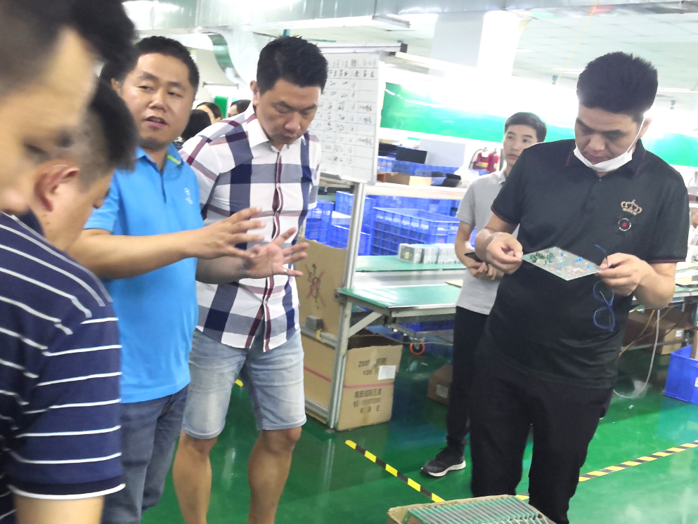 企业走访学先辈,易企服务促发展