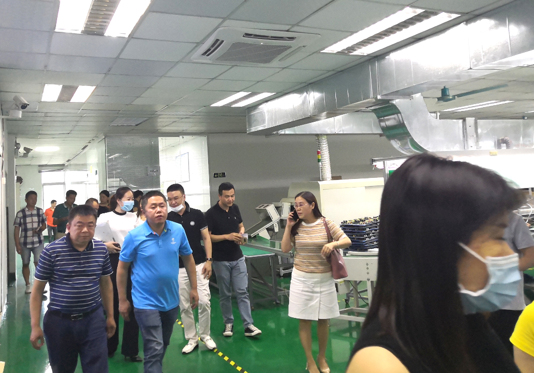 企业走访学先辈,易企服务促发展